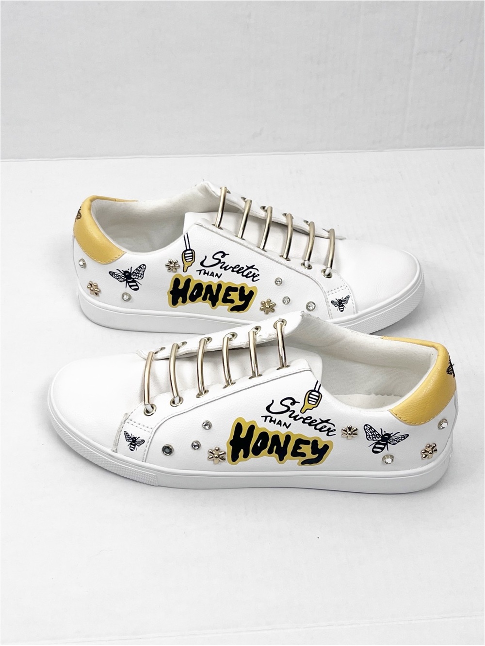 ALDO White Sweeter Than Honey Nee Graphic Slip On Sneakers Size 8.5